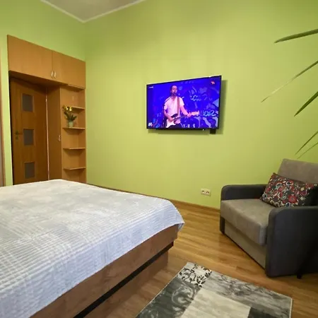 Lublinbnb - Exclusive Family ------ In The Heart Of -------------------------------- Bedroom & Living & Kitchen Apartment