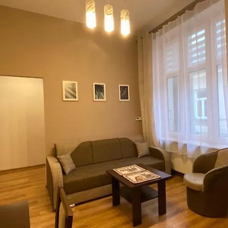 Lublinbnb - Exclusive Family ------ In The Heart Of -------------------------------- Bedroom & Living & Kitchen Apartment Lublin