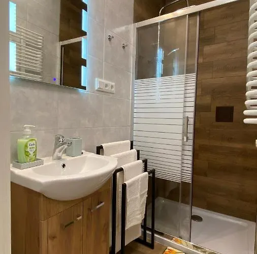 Lublinbnb - Exclusive Family ------ In The Heart Of -------------------------------- Bedroom & Living & Kitchen דירה